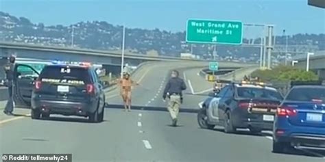 naked woman shooting on highway|Video shows naked woman open fire on California Bay Bridge。